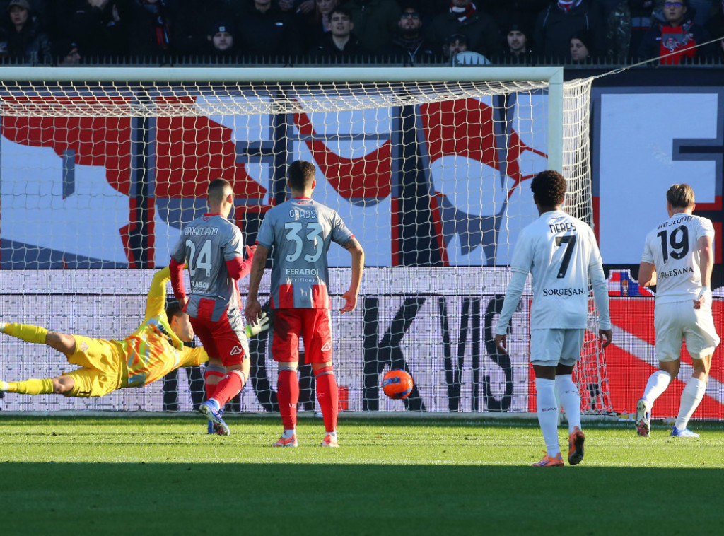 Rasmus Hojlund doneo pobedu fudbalerima Napolija protiv Kremonezea