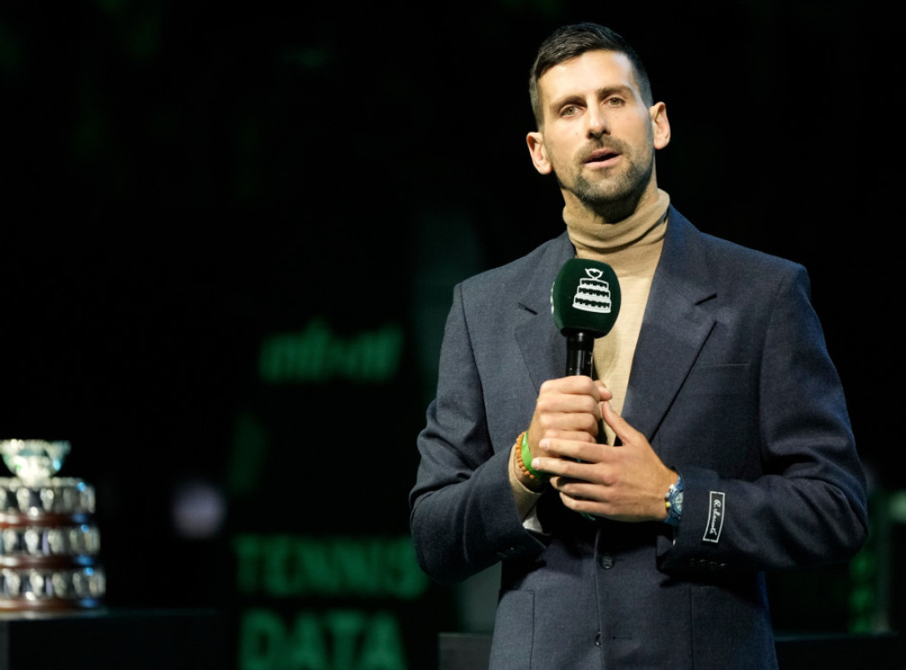 Djokovic wins Globe Sports Award