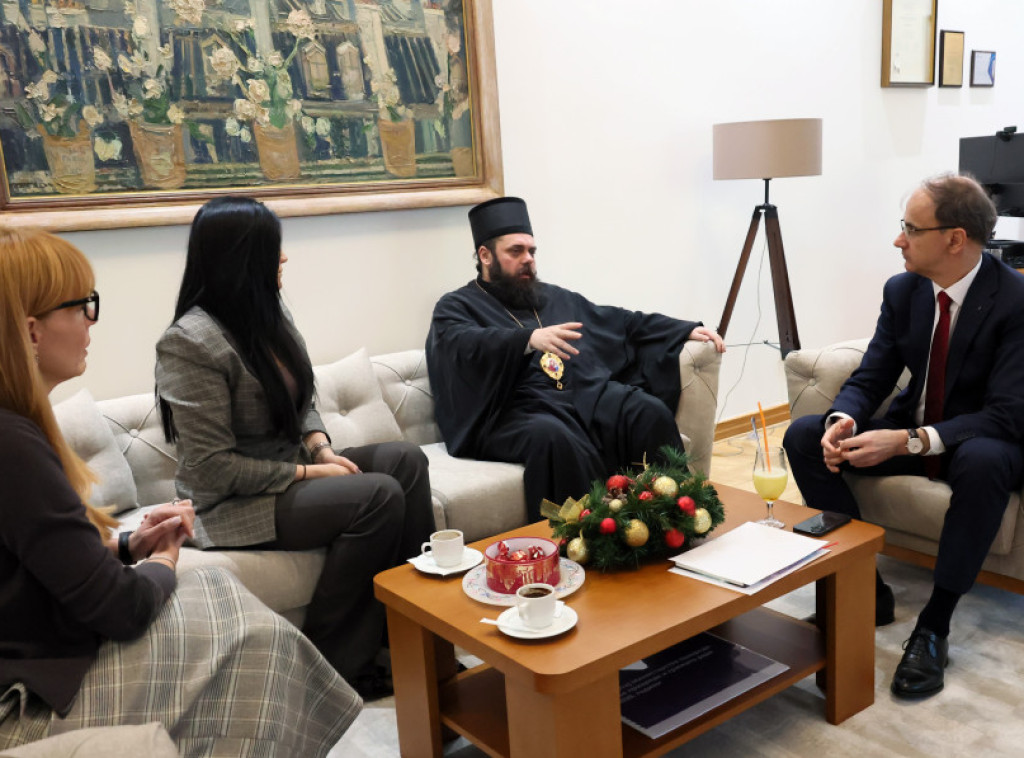 Premijer Macut sa episkopom osečkopoljskim i baranjskim Heruvimom o projektima za unapređenje položaja dece i mladih