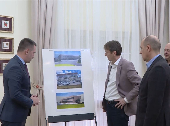 Darko Glišić potpisao ugovor o izgradnji dijagnostičkog centra u bolnici u Kraljevu