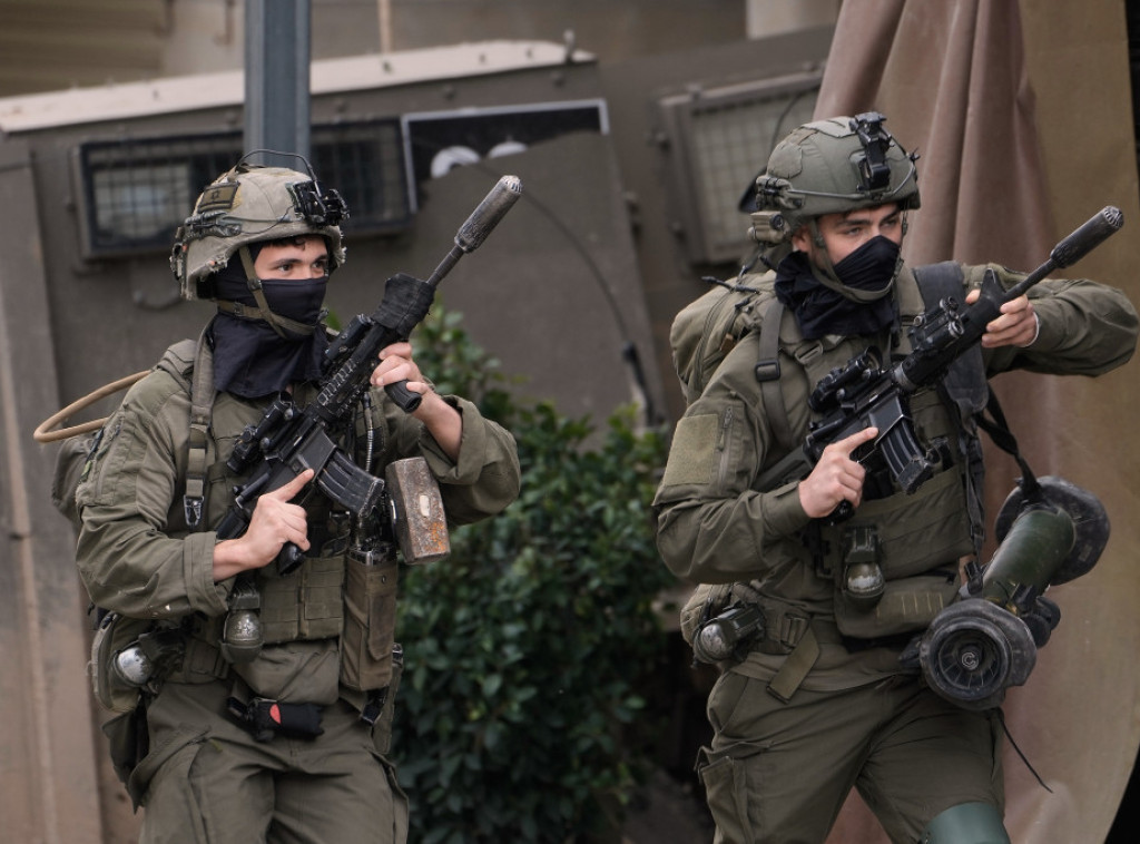 Stotine policajaca upali u beduinsko selo na jugu Izraela