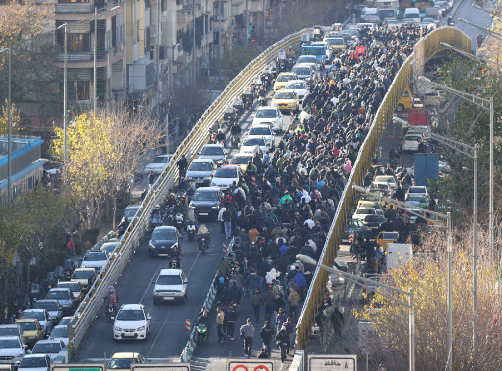 Pripadnik milicije Basidž ubijen na protestima u Iranu zbog visoke inflacije
