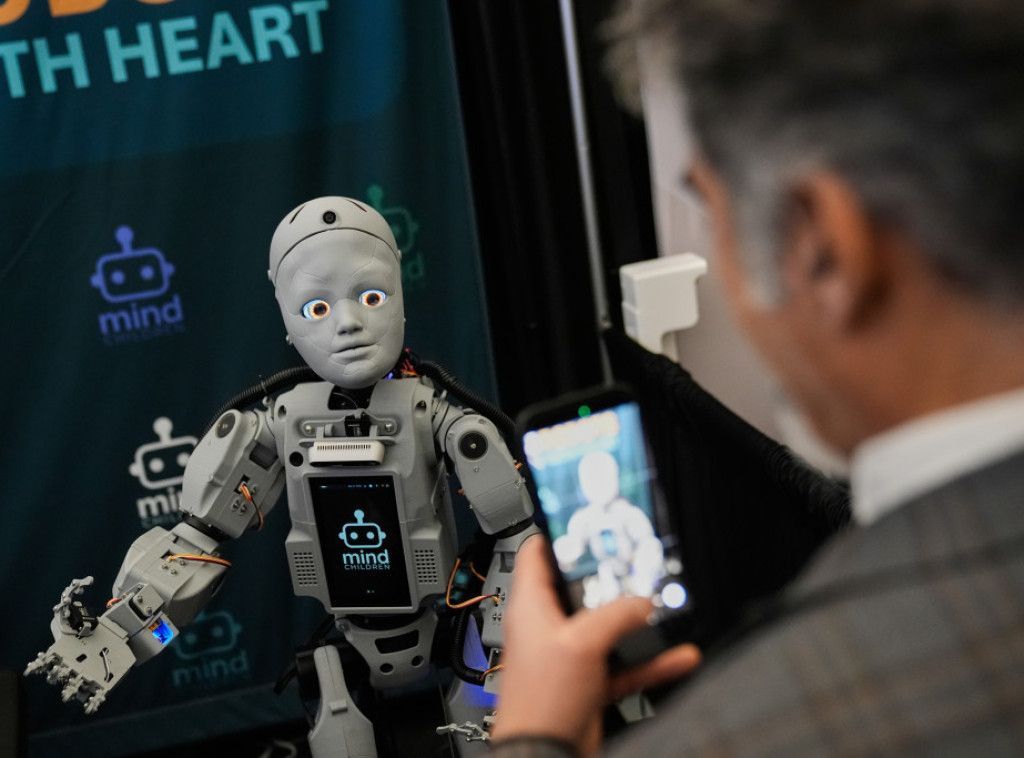 AI podstiče rast humaniodne robotike, skeptici upozoravaju da treba da pređu dug put