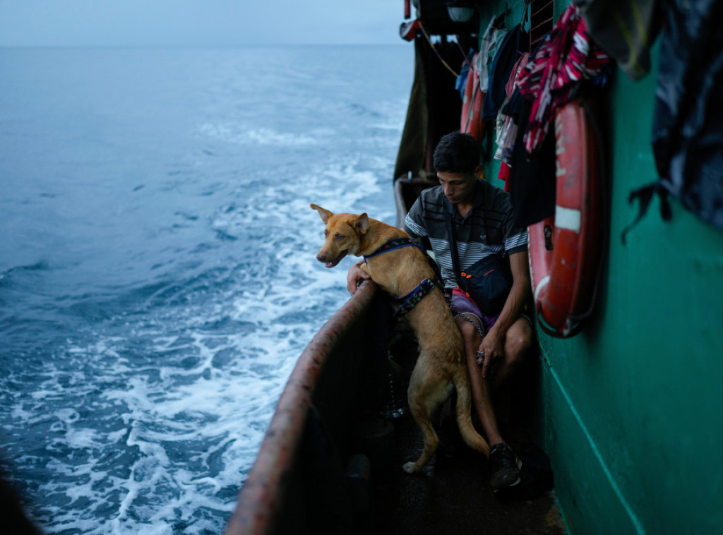 Na Lampeduzu stiglo šest plovila sa 265 migranata