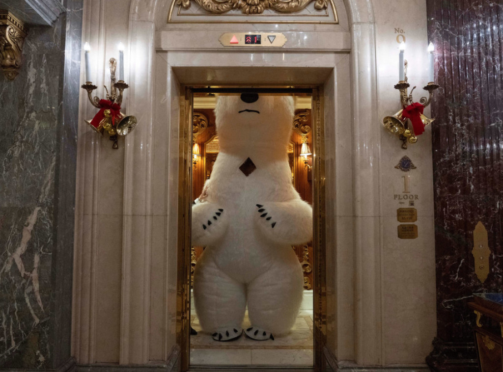 Novogodišnji običaji širom sveta - od razbijanja tanjira do maskiranja u medveda