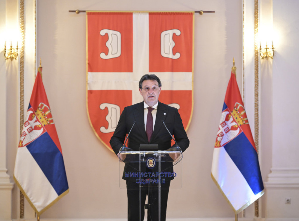 Gašić čestitao Novu godinu građanima i pripadnicima Vojske Srbije