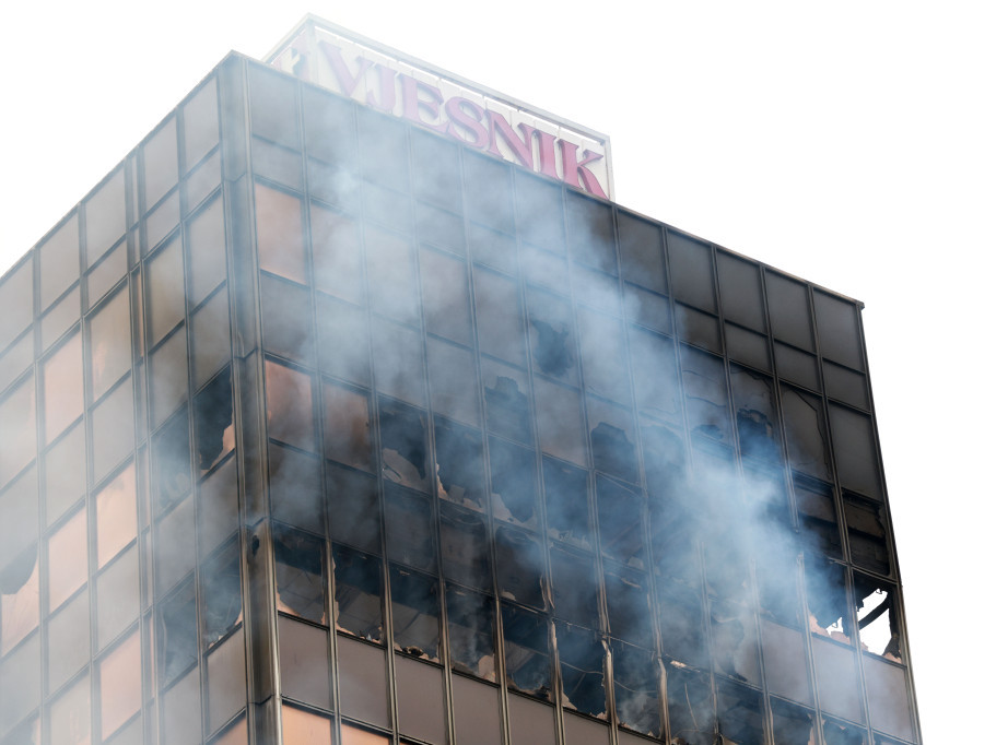 Hrvatska: Osumnjičenima za paljenje Vjesnika određen kućni pritvor