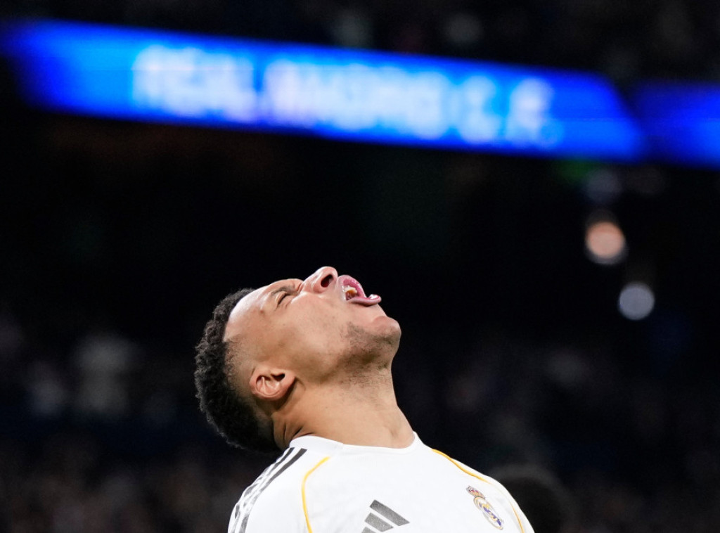 Mbape pauzira tri nedelje zbog povrede kolena, ne igra u španskom Superkupu