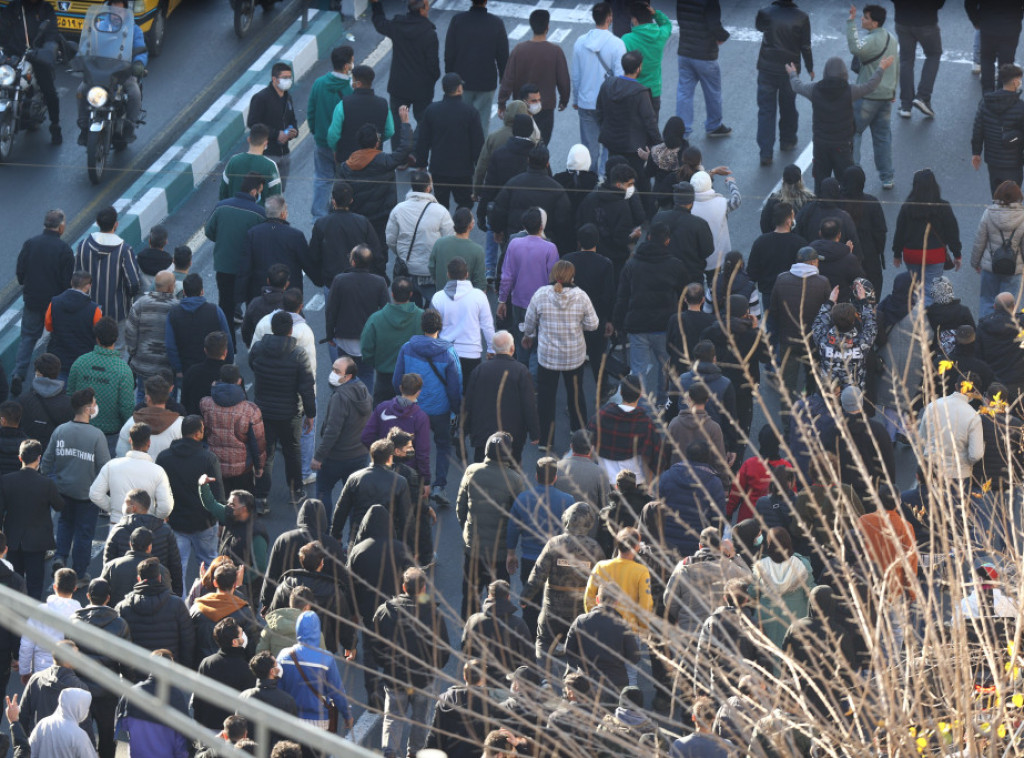 Iran: Demonstranti pokušali da upadnu u lokalnu vladinu zgradu u provinciji Fars