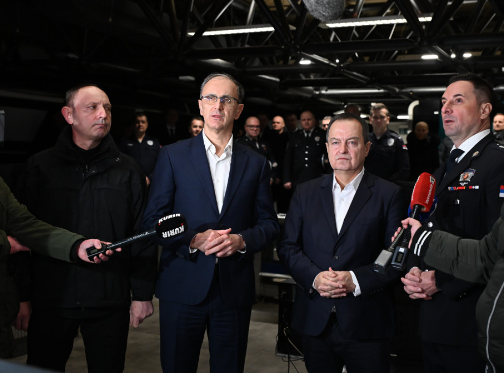 Macut i Dačić obišli komandno-operativni centar Policijske uprave za Grad Beograd