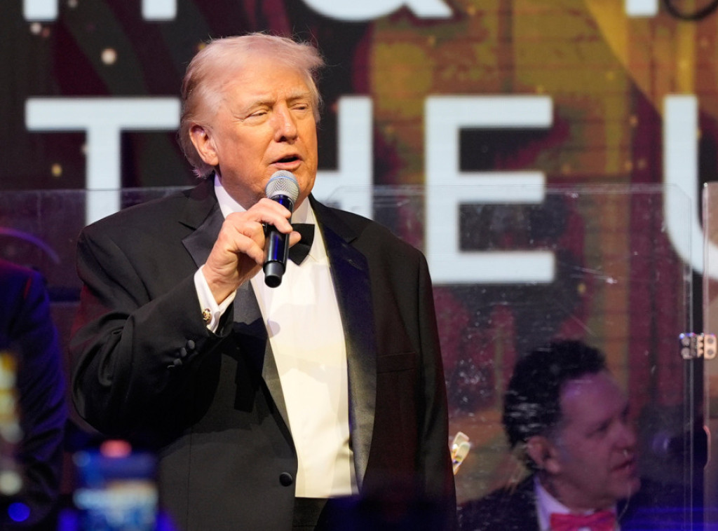 Tramp: Kluni je prosečan momak kome smeta zdrav razum u politici