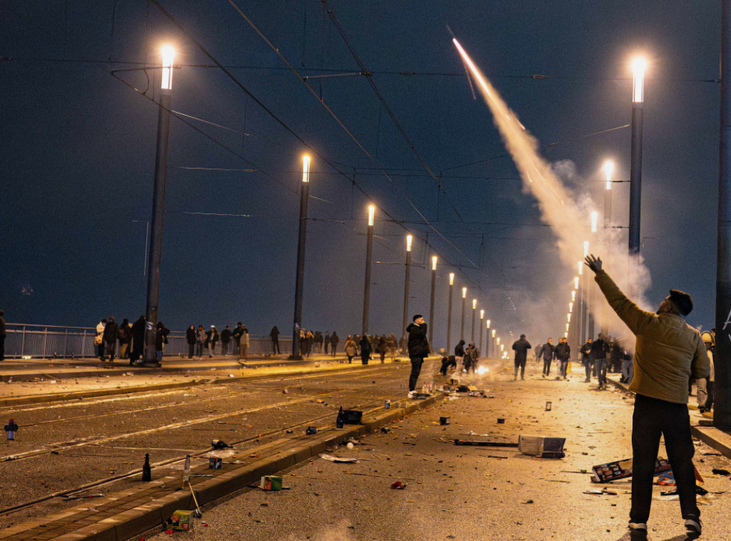 Dvojica tinejdžera poginula u Bilefeldu na severozapadu Nemačke, pogodio ih vatromet