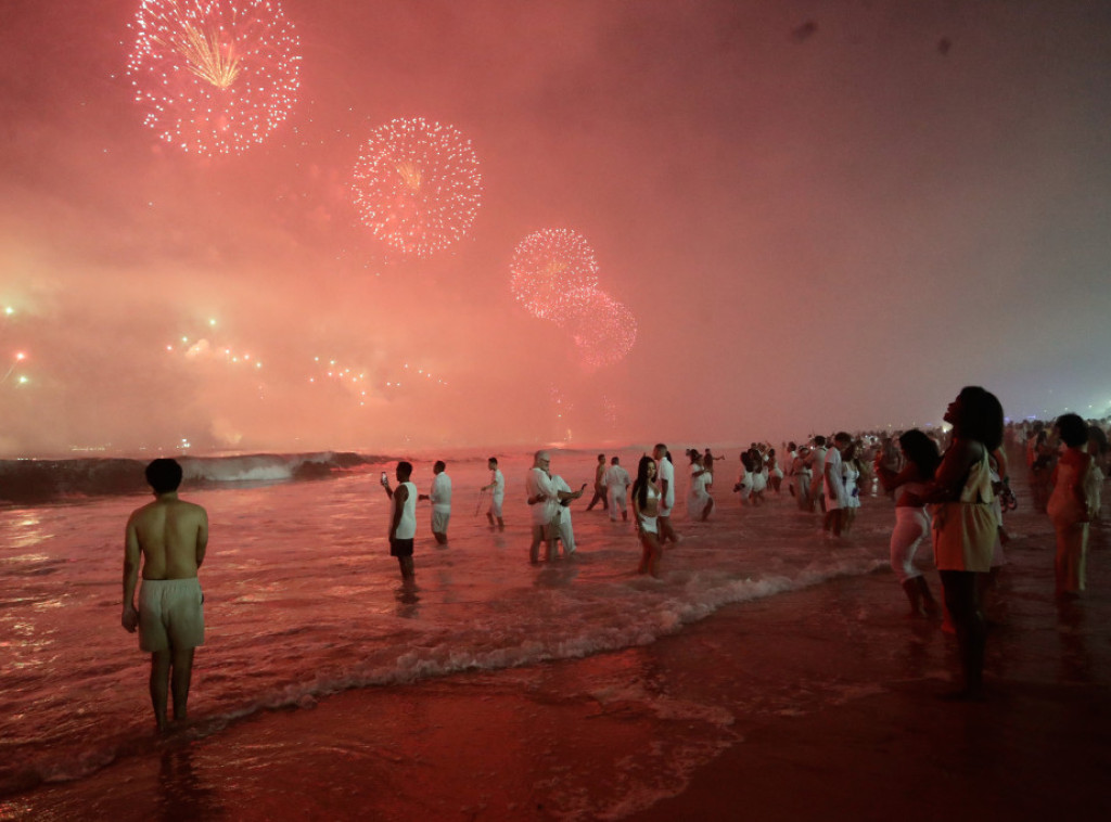 Na dočeku Nove godine na Kopakabani 2,6 miliona ljudi, premašen Ginisov rekord