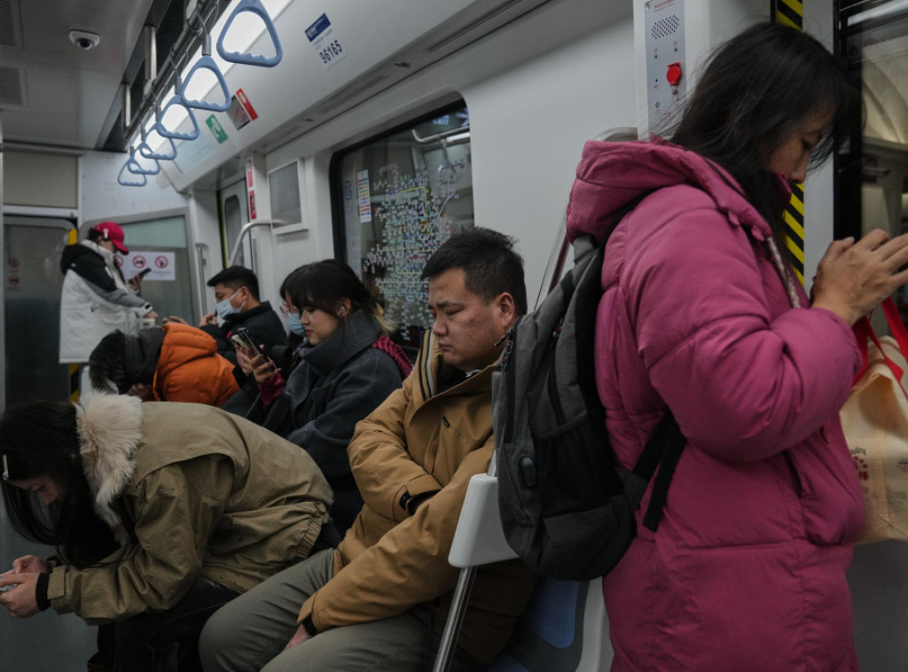 BBC: Kina uvodi porez na kontraceptivna sredstva u nastojanju da poveća natalitet