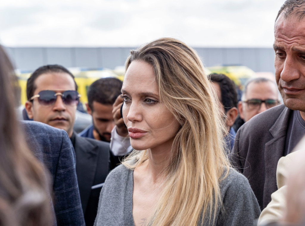 Anđelina Džoli posetila kontrolni punkt Rafa pružajući podršku Palestincima