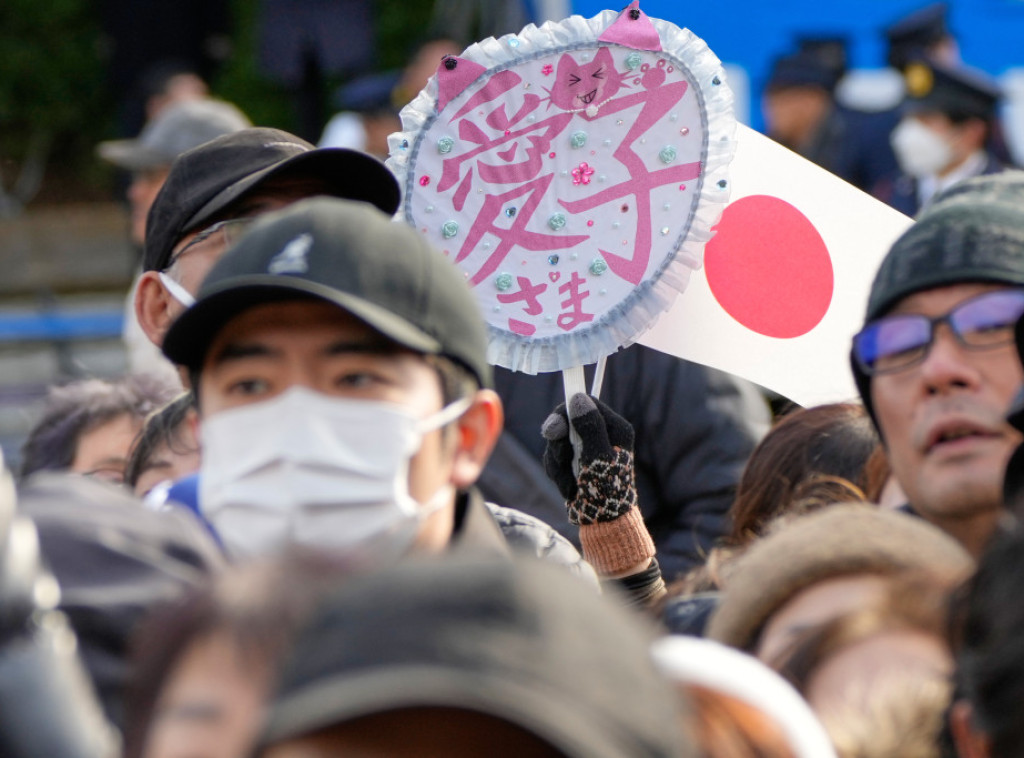 Muškarac u Japanu uhapšen zbog skidanja tokom audijencije ispred Carske palate