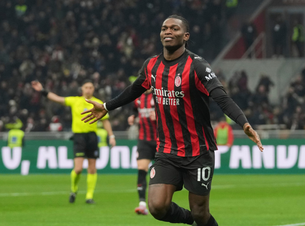Rafael Leao doneo pobedu fudbalerima Milana protiv Kaljarija u Seriji A