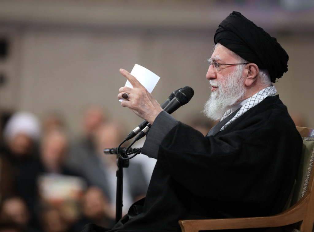 Hamnei o protestima u Iranu: Izgrednici moraju biti stavljeni na svoje mesto