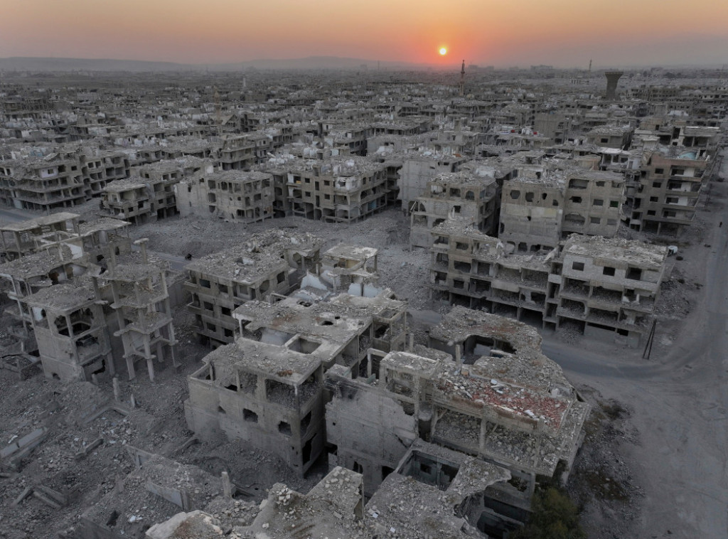 Britansko Ministarstvo odbrane: Britanski i francuski ratni avioni napali objekat oružja ISIS-a u Siriji