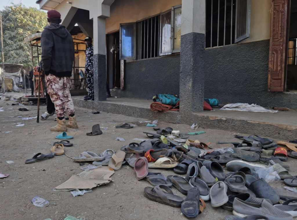 Naoružani napadači ubili više od 30 ljudi u Nigeriji, oteti i civili