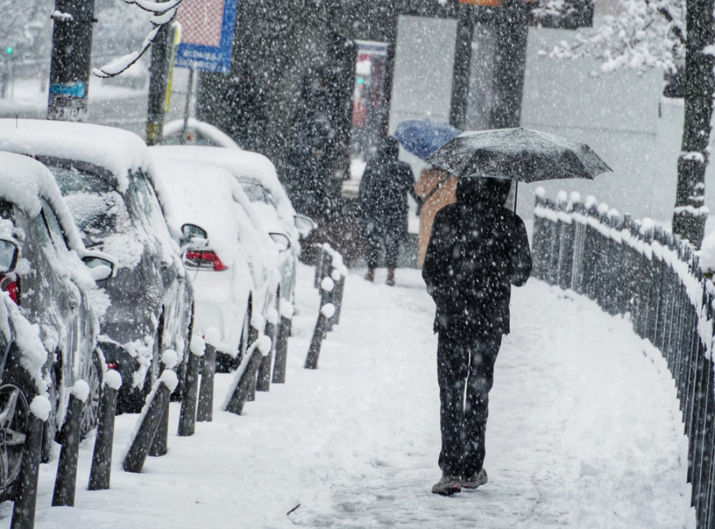 Jak sneg u Beogradu i Sremskoj Mitrovici, za pojedina područja upozorenje na ledenu kišu