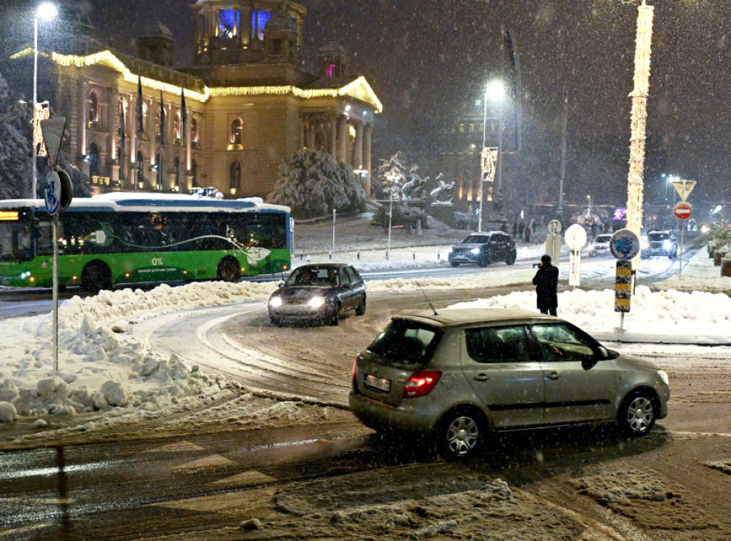 Uspostavljen saobraćaj na Trgu Nikole Pašića