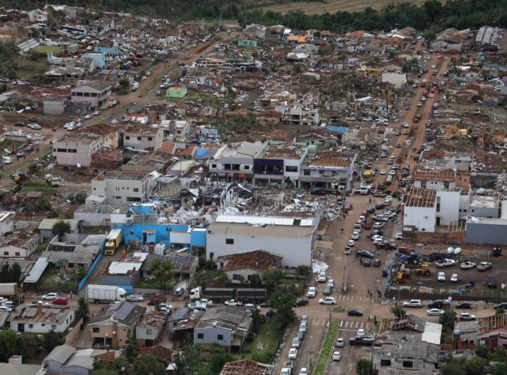 Zbog rekordno toplog vremena u Ilinoisu došlo do pojave zimskih tornada