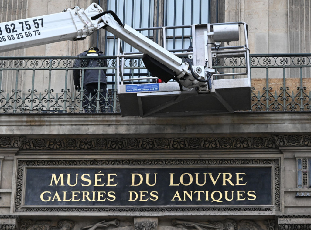 Luvr otvoren samo delimično zbog nastavka štrajka sindikata i skupštine zaposlenih