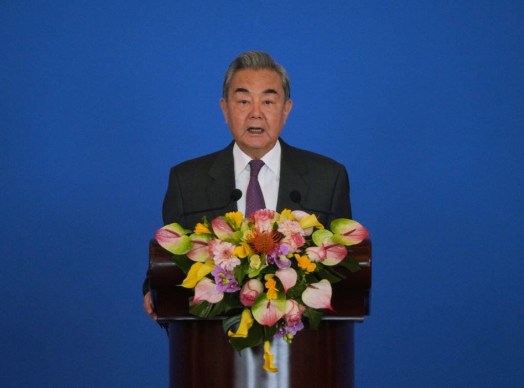 Vang Ji: SAD da se ponašaju kao svetski sudija, suverenitet svih mora da bude zaštićen