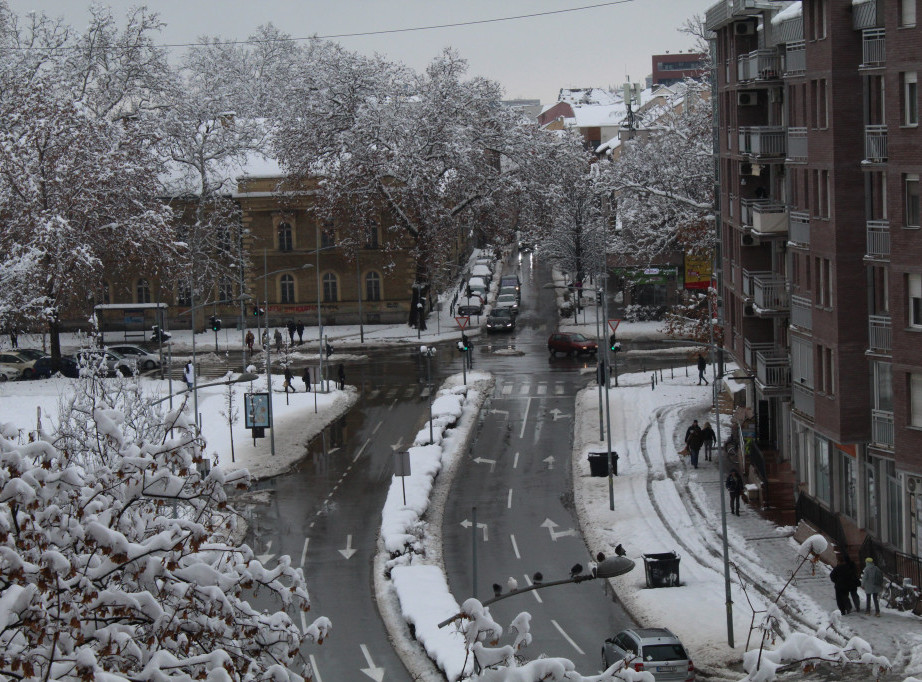 AMSS: Božićno jutro na putevima protiče mirno, gužve se očekuju od podneva