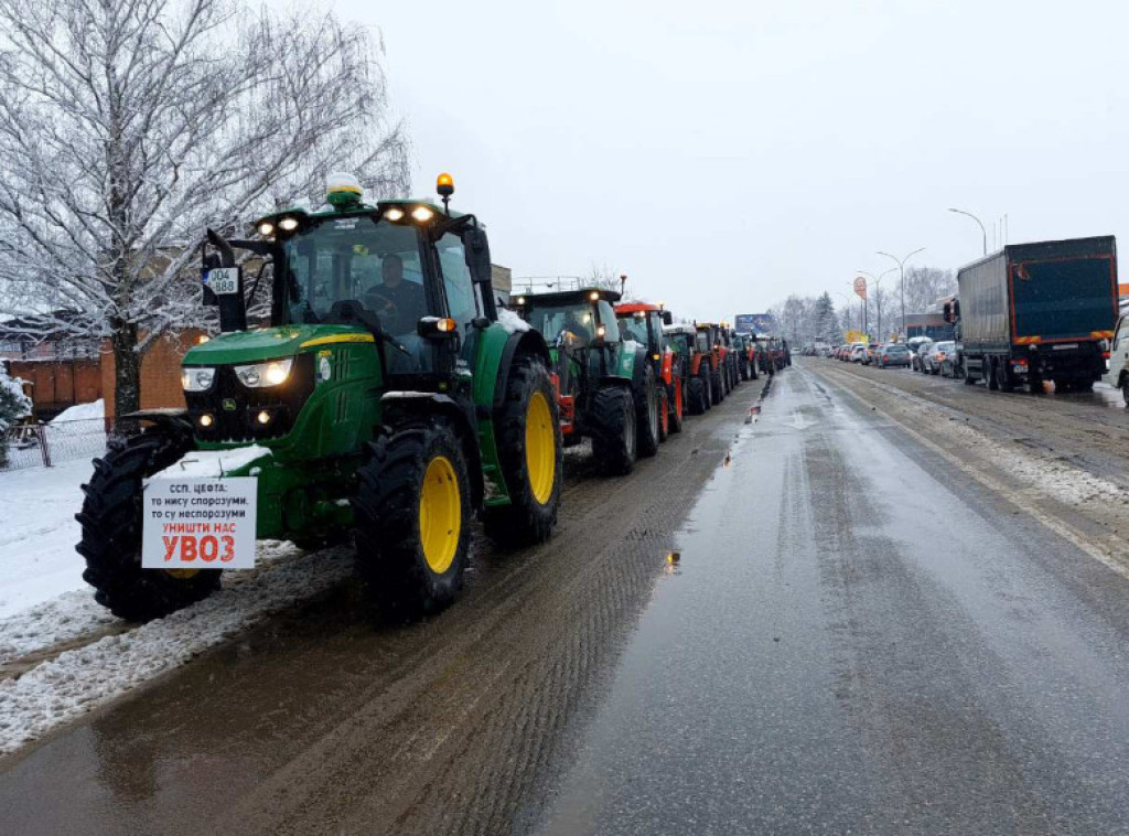 Mlekari u Republici Srpskoj vožnjom traktora iskazali nezadovoljstvo