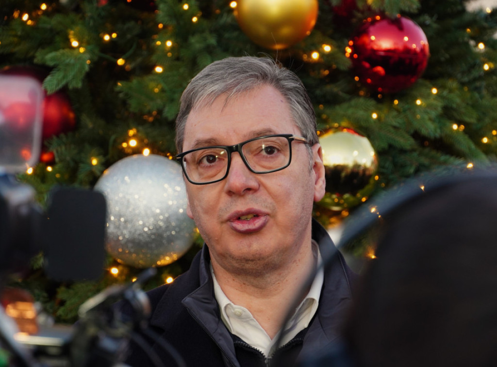 Predsednik Vučić čestitao Badnji dan: Neka nam ovaj praznik donese mir u srcima, slogu u zajednici