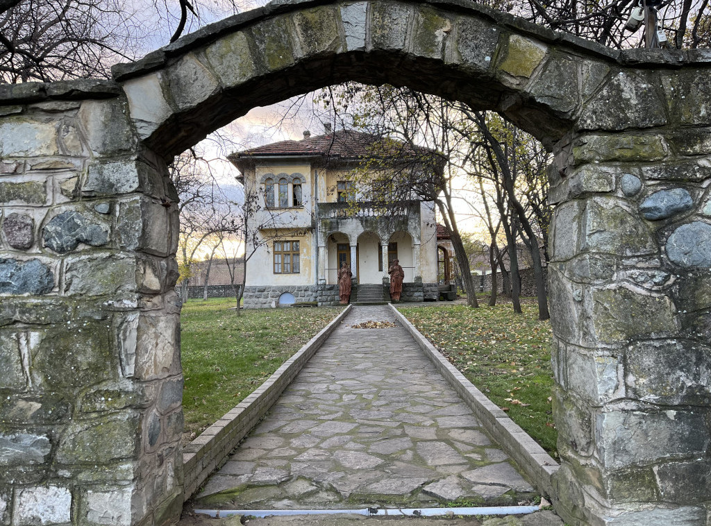 Demir Kapija čuva sećanje na kralja Aleksandra I Karađorđevića i kraljicu Mariju