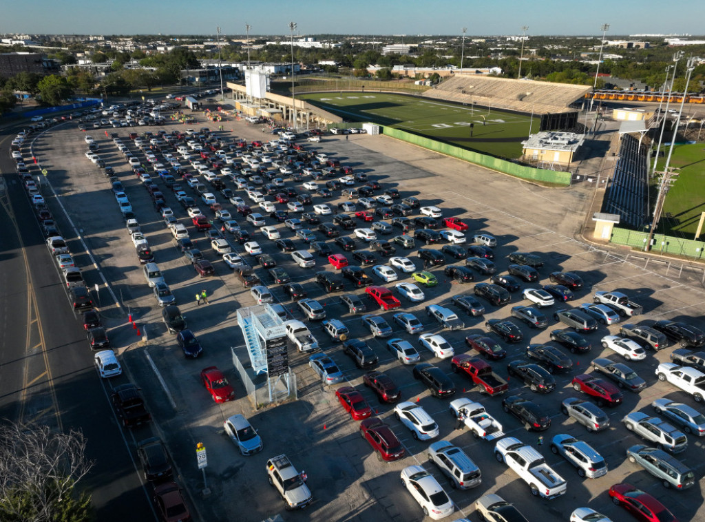 Folksvagen i Porše opozvali više od 500.000 vozila u SAD zbog kvara zadnje kamere