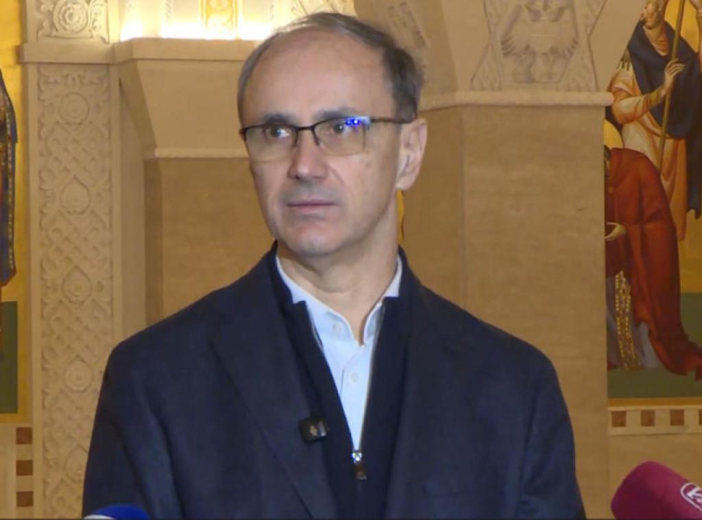 Premijer Macut posetio Hram Svetog Save i čestitao Božić: Da godinu provedemo u miru i slozi