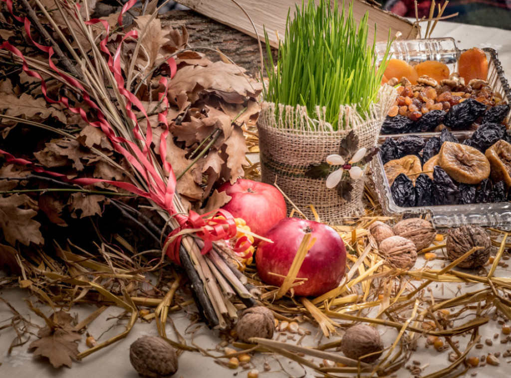 Nermin Nikšić: Da božićna svetlost donese mir u domove