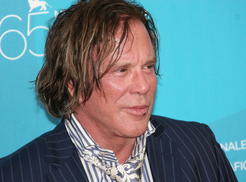 Miki Rurk negirao da je tražio od fanova novac za dugove