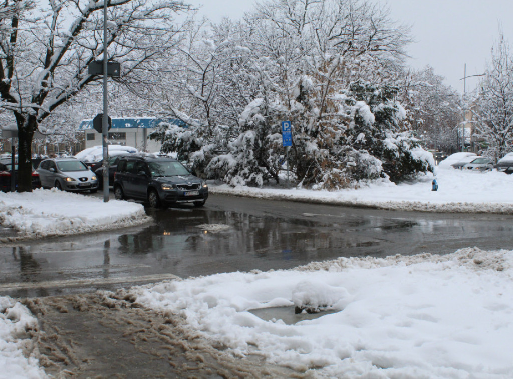 JP "Putevi Srbije" apeluju na oprez u saobraćaju zbog najavljenih snežnih padavina za Božić