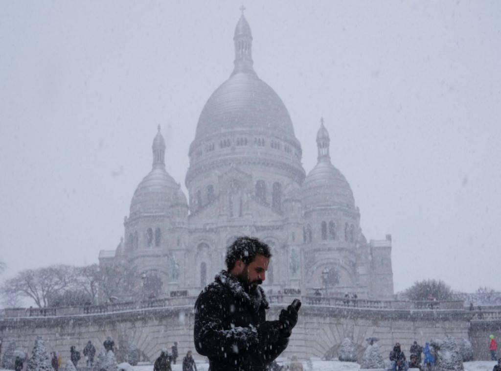 Nant: Zbog snežne oluje oko 10.000 domova ostalo bez grejanja i tople vode