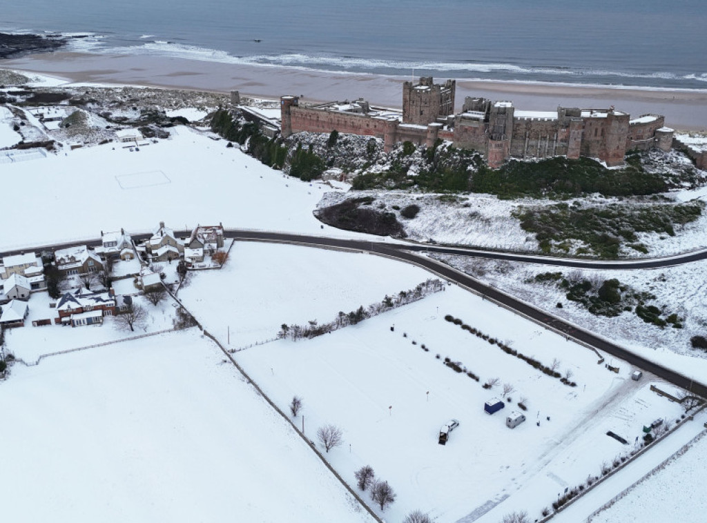 Sneg i led paralizovali Evropu, najmanje petoro mrtvih, stotine letova otkazane