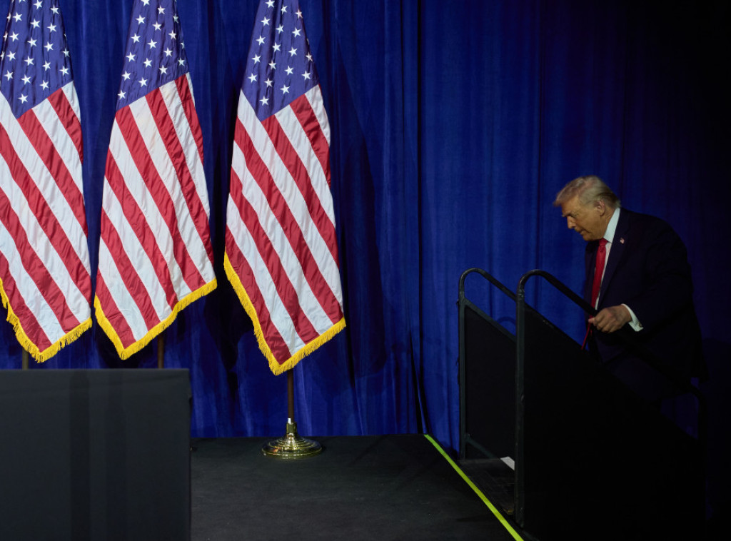 Šarli Ebdo poziva Trampa da ne stane posle hapšenja Madura i da uhapsi lidera LFI Melanšona