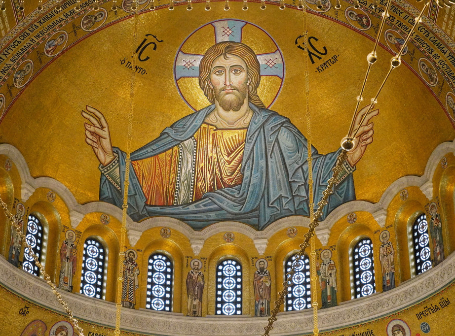 Počela proslava Božića u Srbiji, episkop Aleksej služi liturgiju u Hramu Svetog Save