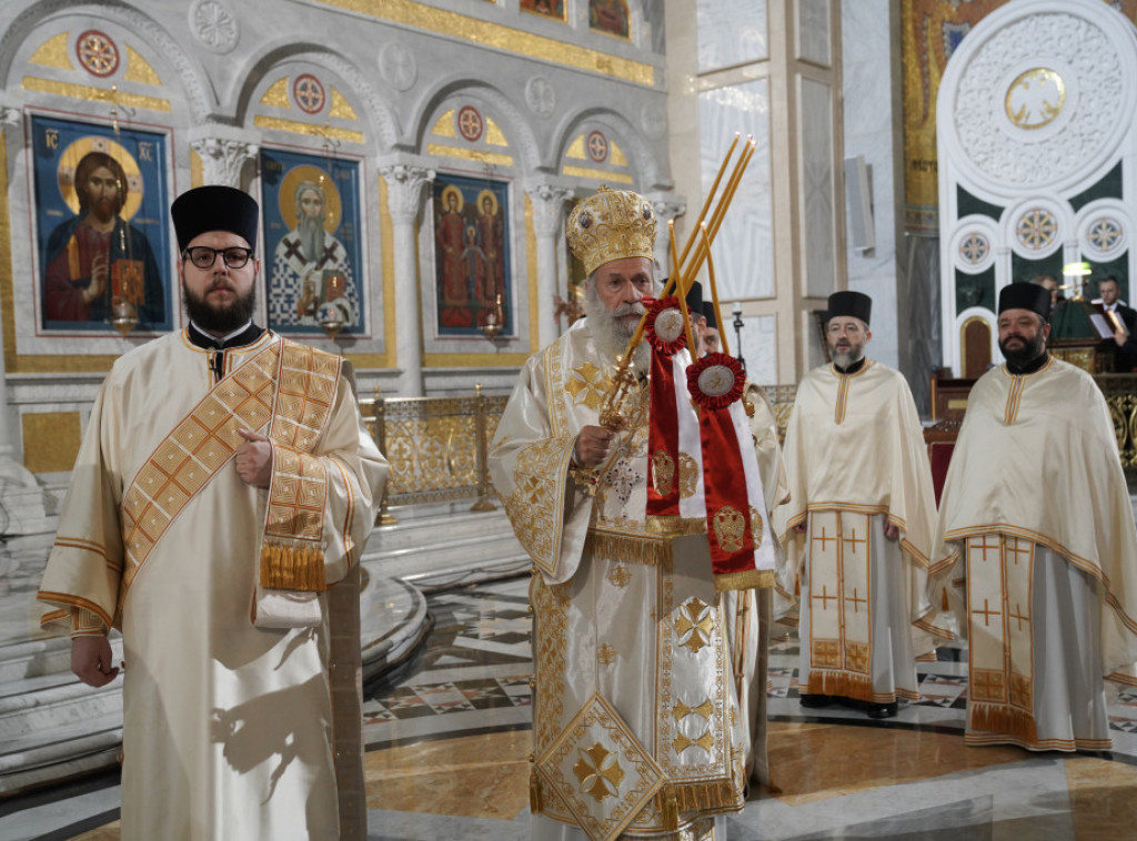 Proslava Božića počela liturgijama: "Mir Božji, Hristos se rodi - Vaistinu se rodi"