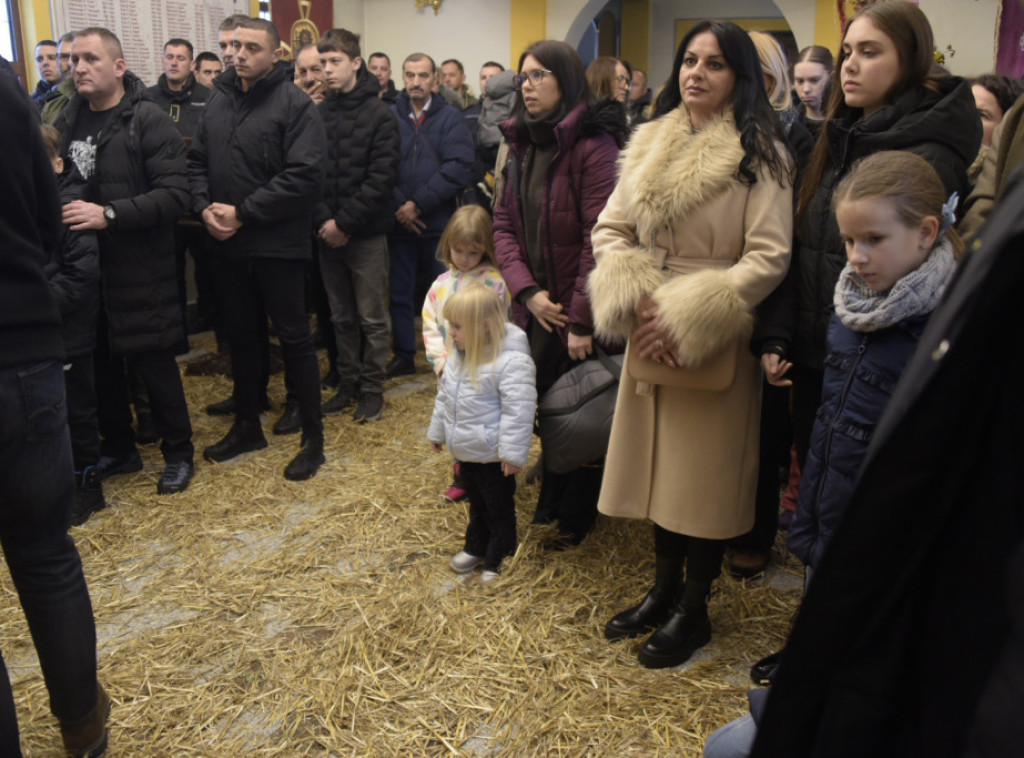 Banjaluka: Zlatnik sa molitvom Hristovog rođenja pronašla 14-godišnja Nataša