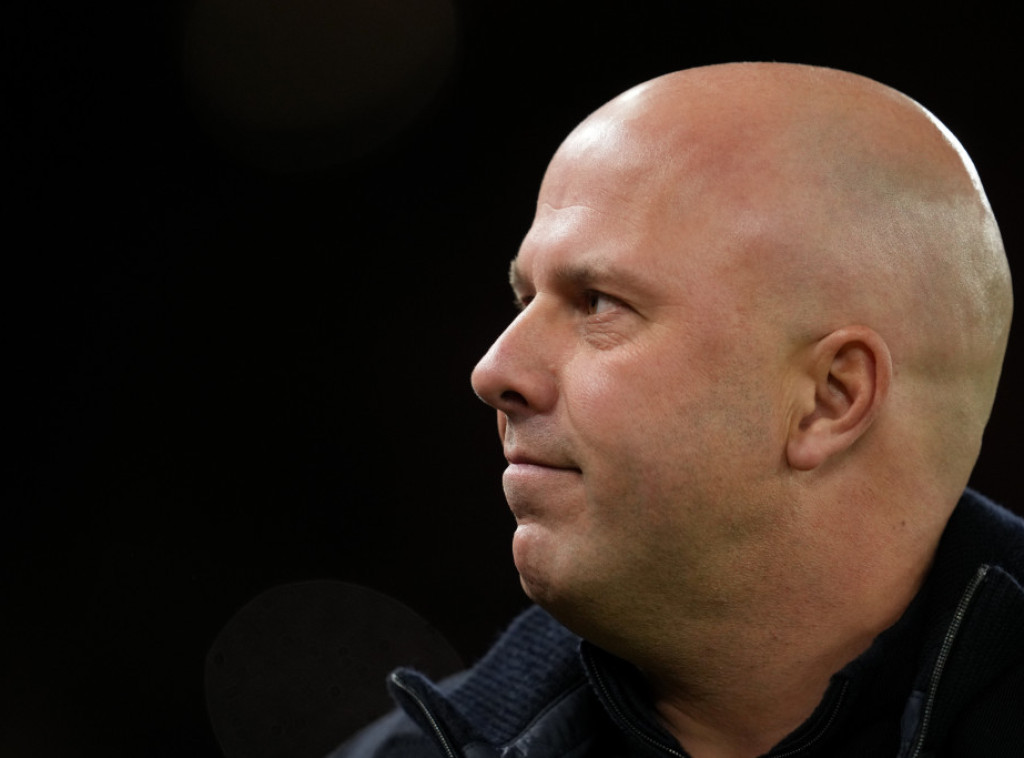 Arne Slot: Ugo Ekitike neizvestan za meč protiv Arsenala