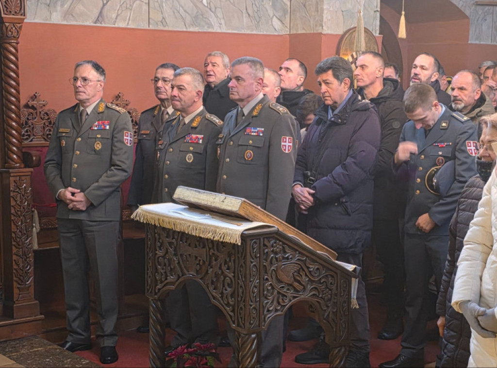 Milan Mojsilović sa saradnicima prisustvovao božićnoj liturgiji u crkvi na Topčideru