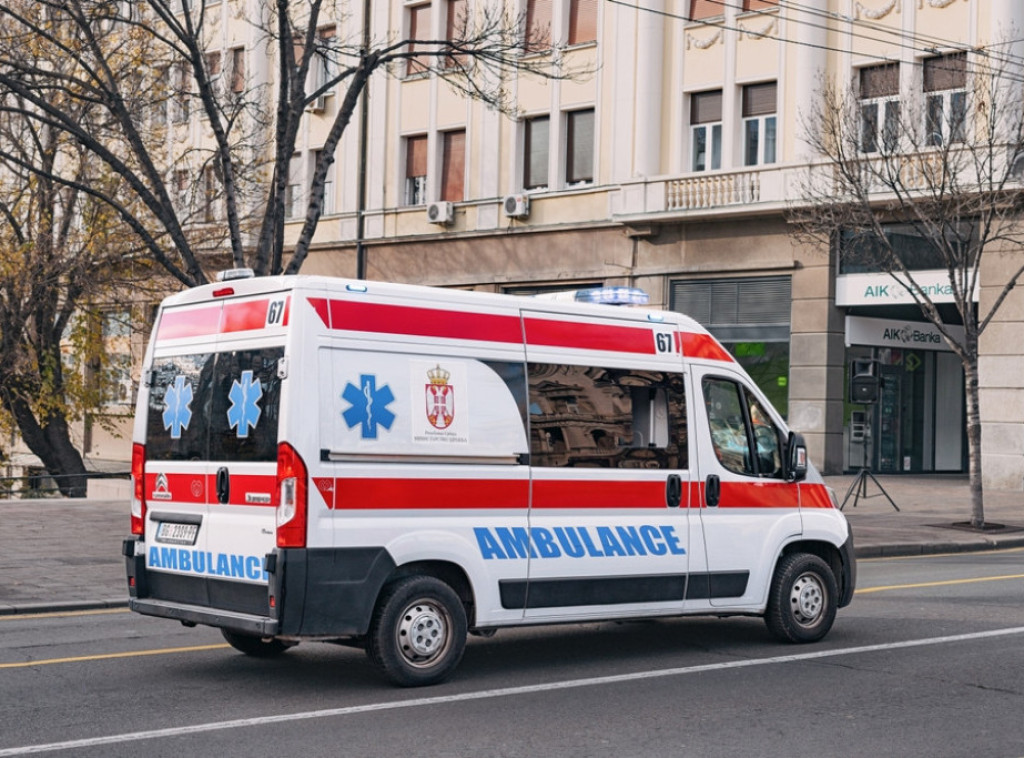 Automobil udario devojčicu u Mirijevu, prevezena u kliniku u Tiršovoj