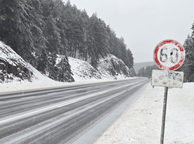 Putevi Srbije: Na većini puteva prvog i drugog prioriteta sneg do pet centimetara