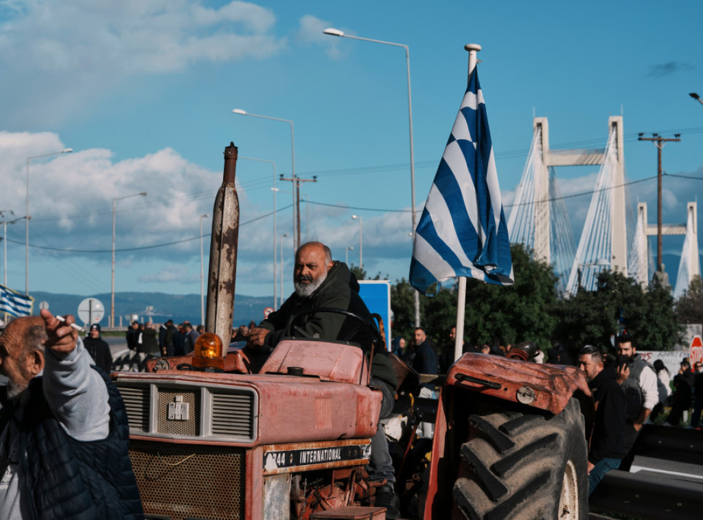 Poljoprivrednici u Grčkoj eskaliraju proteste, 48-časovne blokade puteva i obilaznica