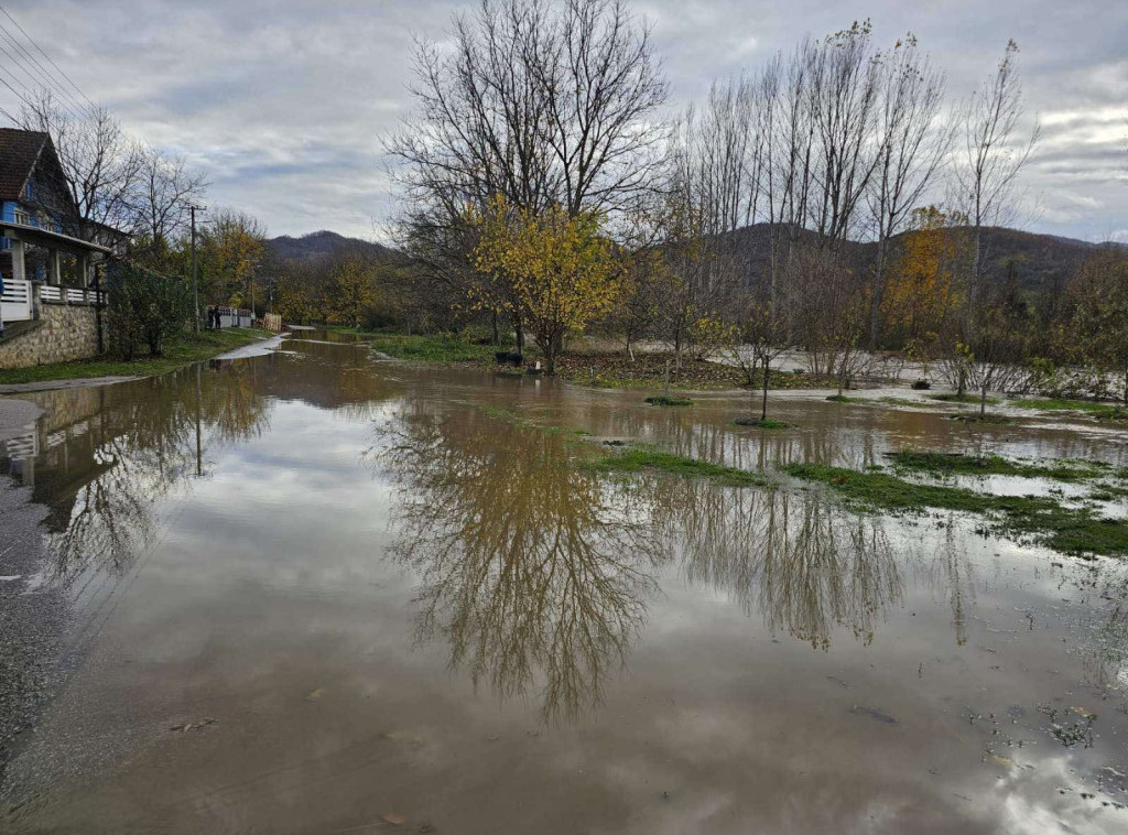 "Žuti" nivo upozorenja na poplave u Severnoj Makedoniji, pod vodom deo Kičeva